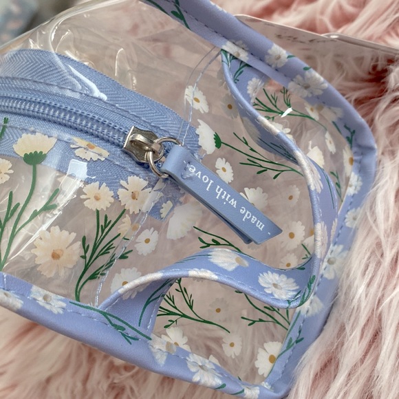NWT!✨PRIMARK EXCLUSIVE✨Gorgeous Disney’s Winnie the Pooh Floral Makeup Bag! 🐻🍯 - Picture 8 of 8